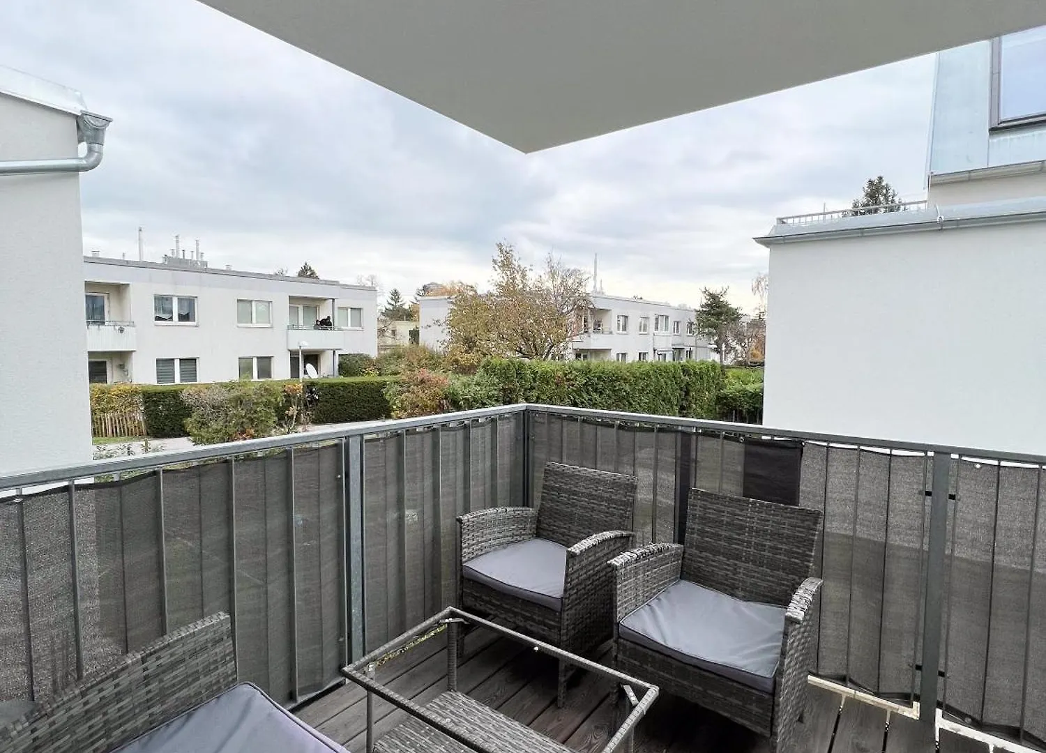 Modern Apartment W/ Cozy Balcony Near City Center فيينا