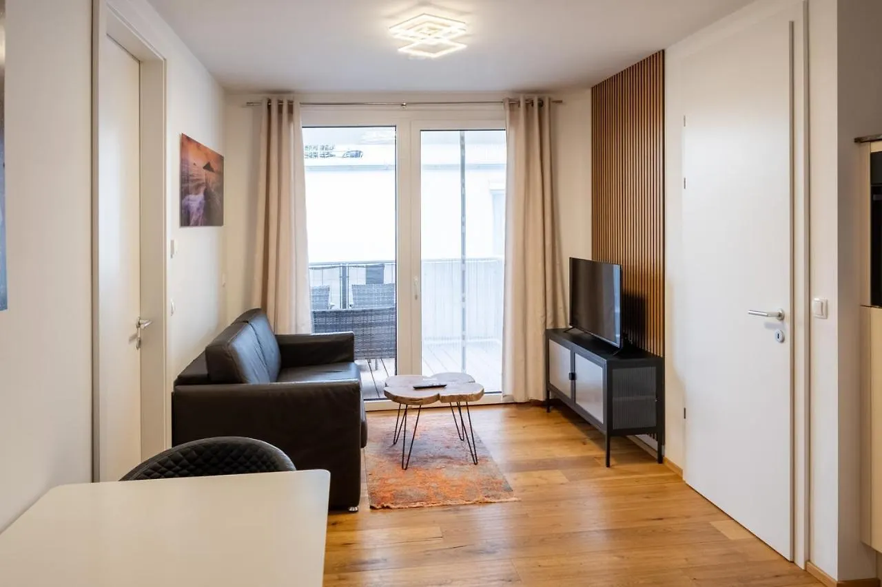 Modern Apartment W/ Cozy Balcony Near City Center فيينا النمسا