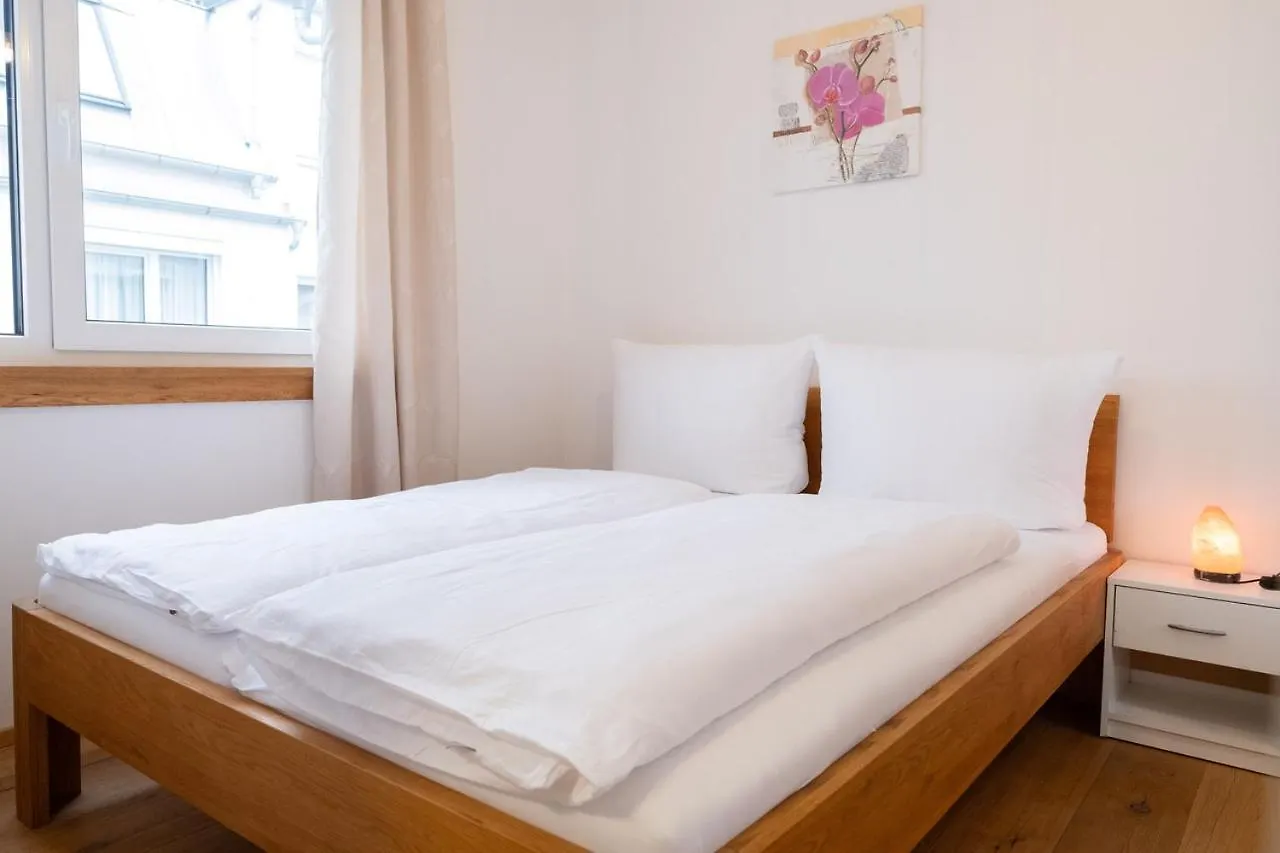 Modern Apartment W/ Cozy Balcony Near City Center فيينا