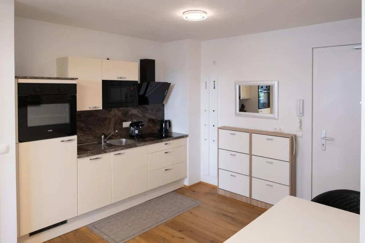 Modern Apartment W/ Cozy Balcony Near City Center فيينا
