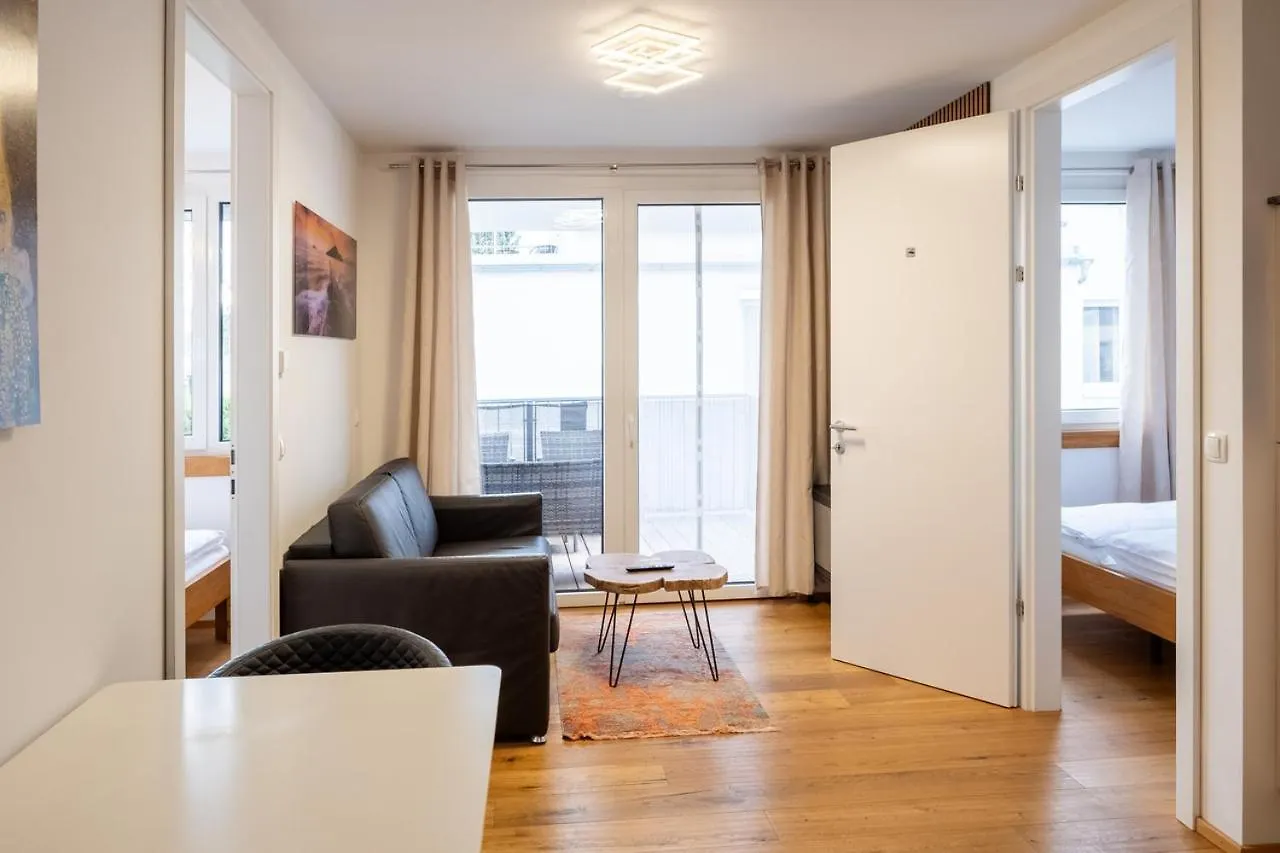 Modern Apartment W/ Cozy Balcony Near City Center فيينا النمسا