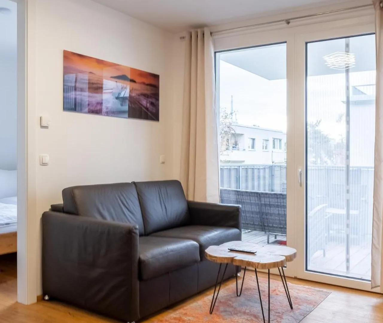 Modern Apartment W/ Cozy Balcony Near City Center فيينا النمسا